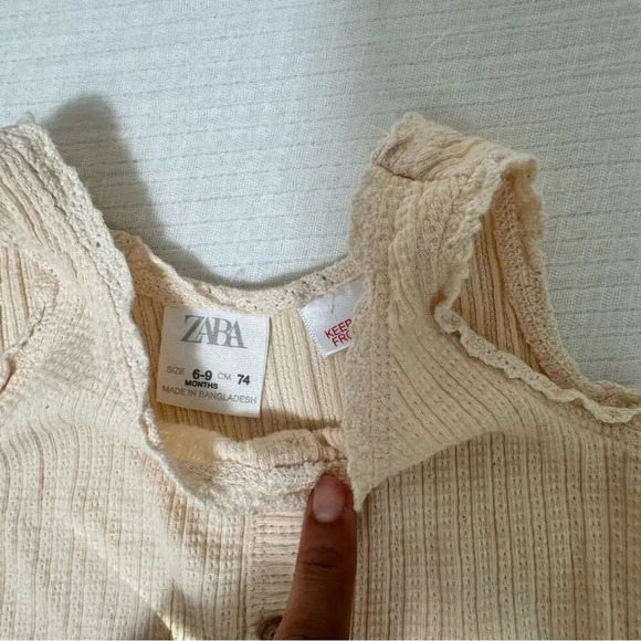 Zara Textured Cream Tank Top for baby size 6-9 months - Picture 2 of 5